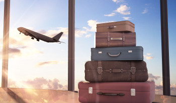 Cobrar ou não pelo peso das bagagens no avião?