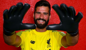 Por que Alisson ainda não é o goleiro mais caro da história?