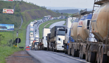 Greve dos caminhoneiros: por que o governo cedeu?