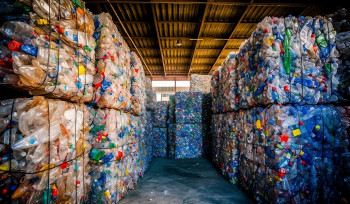 Por que a reciclagem de embalagem plástica no Brasil é tão baixa? 